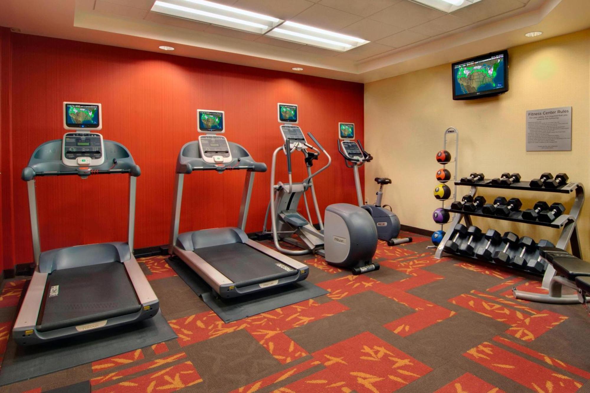 Courtyard By Marriott Madison East Hotell Exteriör bild