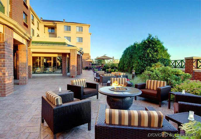 Courtyard By Marriott Madison East Hotell Exteriör bild